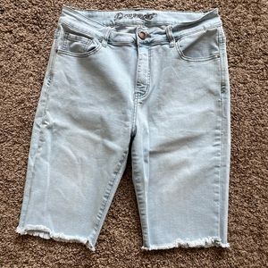 Downeast jean shorts in excellent condition